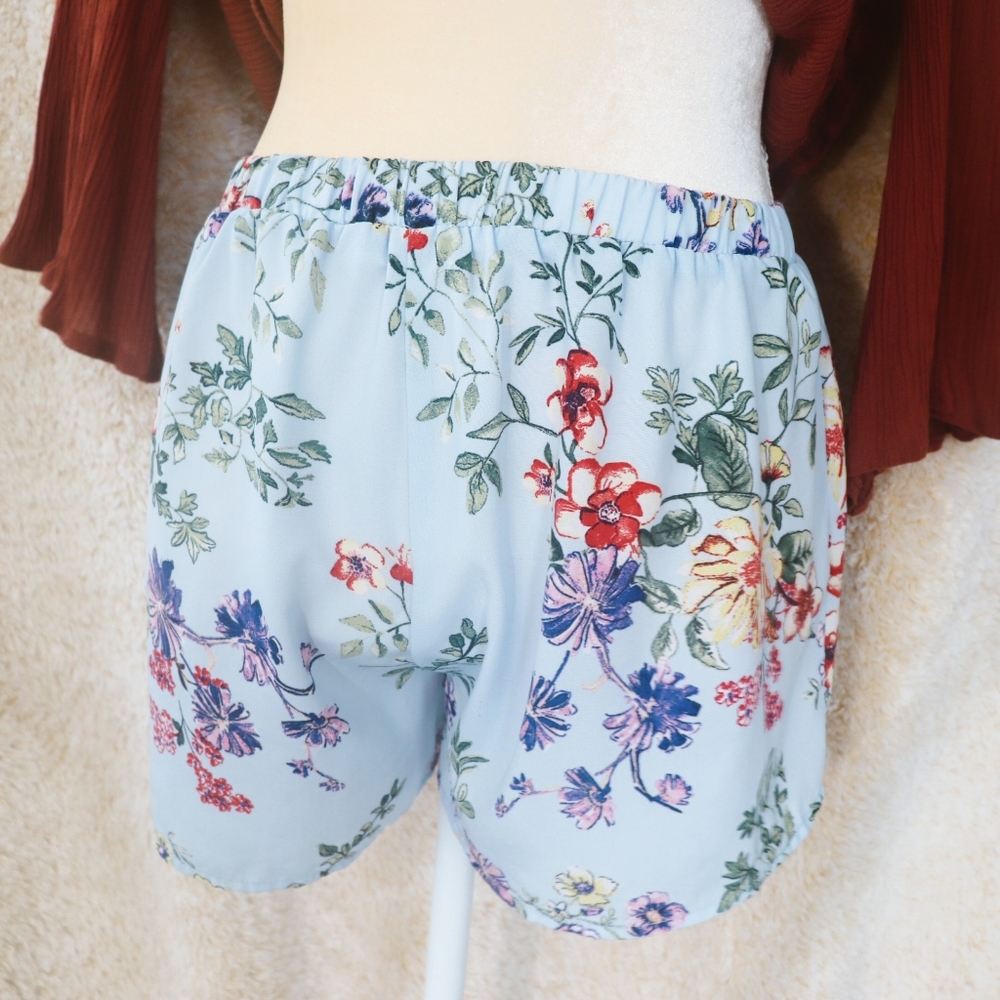 Breezy floral shorts